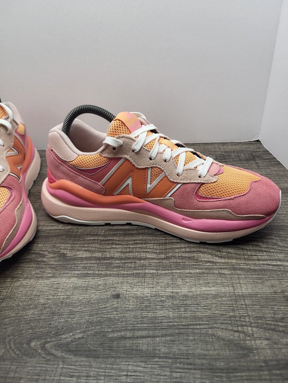 New Balance 57/40 Valentine's Day Pink Sneakers Women's Shoes Size 9.5 W5740VDA - Picture 3 of 10